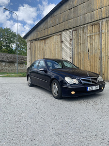 Mercedes Benz C270 (2 foto / 5)