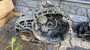 Volkswagen Passat B6 varuosad (10 foto / 10)