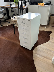 IKEA HELMER ratastel sahtliboks, valge (1 foto / 2)