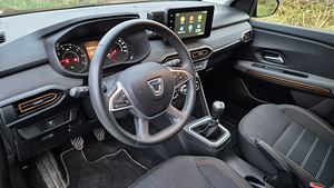 Dacia Sandero Stepway (7 фото из 11)