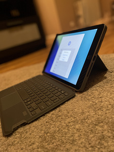 Apple iPad 10,2 9th gen 64 GB(WiFi) + keyboard+pencil (2 foto / 5)