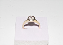 Золотое кольцо с бриллиантами 585 пробы 2.58 г