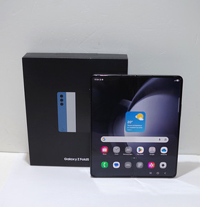 Samsung Galaxy Z Fold5 12/512GB SM-F946B/DS Gray (2 фото из 5)