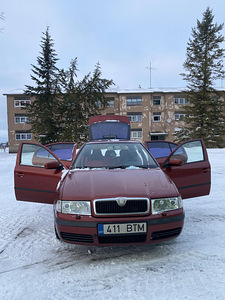 Skoda 1.9 81kw 2002 (2 foto / 4)