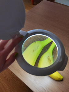 Kosmeetiline LED-lamp-suurendusklaas klambril (2 foto / 3)