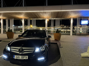 Mercedes-Benz C 300 4Matic AMG pakett 3.0 170kW (9 foto / 15)