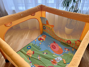Детский манеж-кровать Chicco (1 фото из 4)