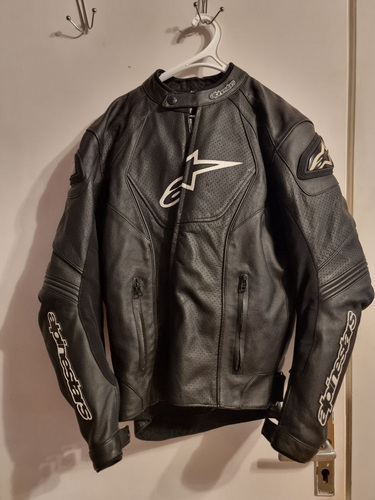 Alpinestars nahast mototagi EUR 54 + Celer V2 kindad L