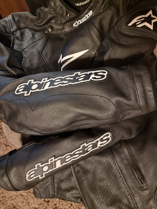 Alpinestars nahast mototagi EUR 54 + Celer V2 kindad L (5 foto / 9)