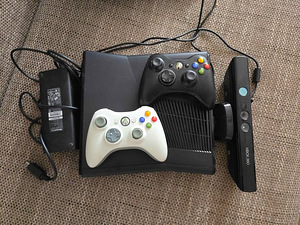 Xbox 360 S Kinect (1 foto / 3)