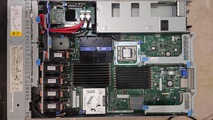 Serverid + Protsessorid + Mälud + Kettad (4 foto / 8)