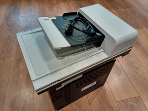 Laserprinter HP Color LaserJet CM2320nf MFP (3 foto / 8)