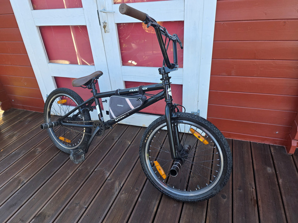 Muddyfox Lithium BMX
