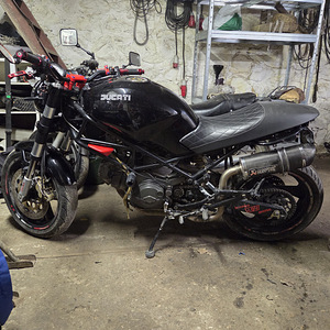 Ducati Monster 600 1999 (8 фото из 8)