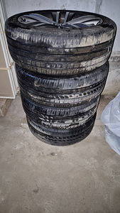 Диски VW Toulan 18" 5x112 ET 35 с шинами 45/225/r18 (4 фото из 4)