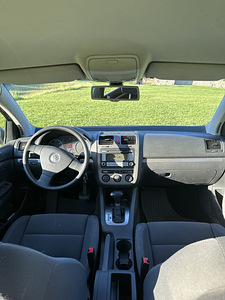 Volkswagen Golf 2.0 103kW (7 фото из 9)