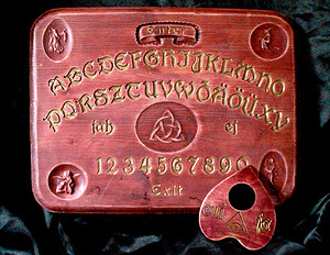 OUIJA (Ведьминская доска) (2 фото из 4)