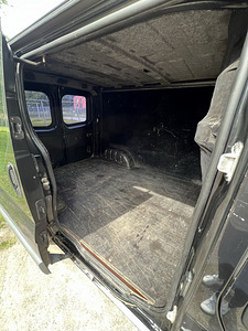 Opel Vivaro 2.5 (4 foto / 4)