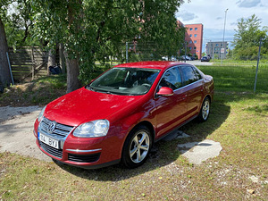 Volkswagen Jetta 1.6 (3 foto / 10)