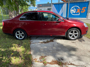 Volkswagen Jetta 1.6 (4 foto / 10)