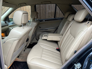 Мерседес мл 320 CDI (8 фото из 12)