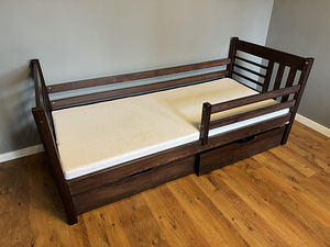 Кровать из массива дерева 90x200