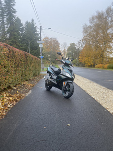 Aprilia sr50r (1 фото из 3)