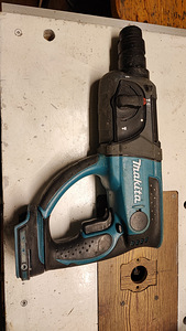 Перфоратор makita BHR202 (1 фото из 2)