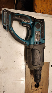 Перфоратор makita BHR202 (2 фото из 2)