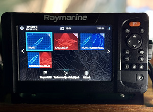 Плоттер эхолот Raymarine Element 7S + датчик CPT-S + карта (2 фото из 10)