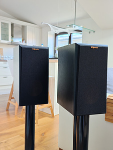 Klipsch RP-160M riiulikõlarid jalgadega (6 foto / 7)