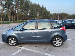 Auto Citroen C4 Picasso 1.6 HDi 80kw (4 foto / 13)