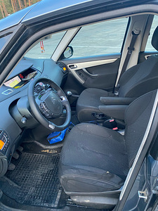 Auto Citroen C4 Picasso 1.6 HDi 80kw (10 foto / 13)