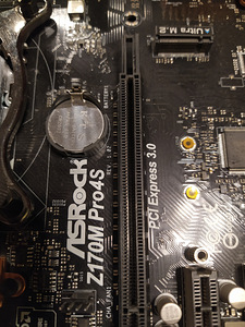 Z170M Pro4S + i5 6600k + Corsair Hydro H50 Vesijahutus (4 foto / 7)