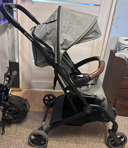 Прогулочная коляска (1 фото из 7)