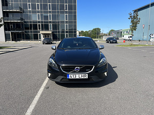 Volvo v40 R-Design (2 foto / 11)