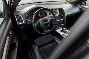 Audi Q7 4.2 TDI v8 240kw S-Line (11 foto / 14)