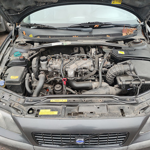 Volvo s60 d5 2.4 2002a (8 foto / 10)