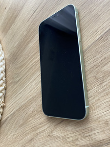 iPhone 12 64 ГБ (3 фото из 4)