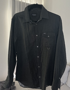 Guess triiksärk slim (1 foto / 1)