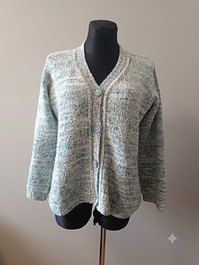 Новый кардиган ручной вязки размера M-L (1 фото из 3)