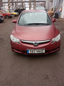 Honda Civic 1.8 103kW varuosadeks (2 foto / 5)