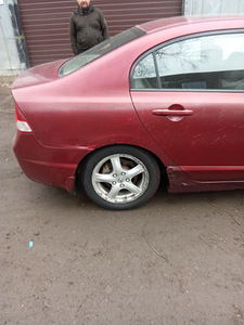 Honda Civic 1.8 103kW varuosadeks (5 foto / 5)