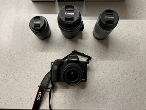 Canon M50 + Kit Lens, 85mm 1.8, 32mm 1.4, 18-150mm 3,5-6,3 (2 foto / 3)