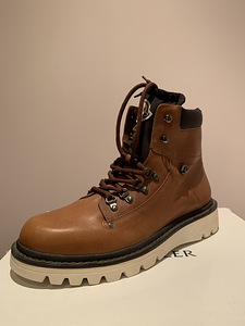 Moncler (2 фото из 2)