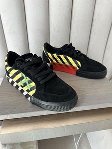 Кроссовки Off-White 41 унисекс (2 фото из 7)