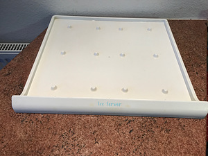 Противень пластмассовый для морозильника Electrolux ER9004B (2 фото из 2)