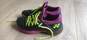 Sulgapalli või lauatennise tossud. Yonex. Suurus 38 (7 foto / 7)