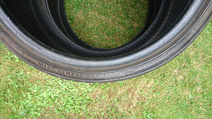 19 " rehvid 255 30 19 2tk (2 foto / 2)
