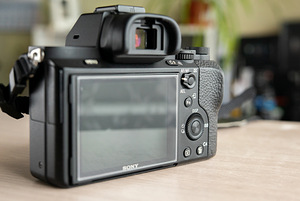 Sony a7 ii + 2 akut ja laadija (6 foto / 6)